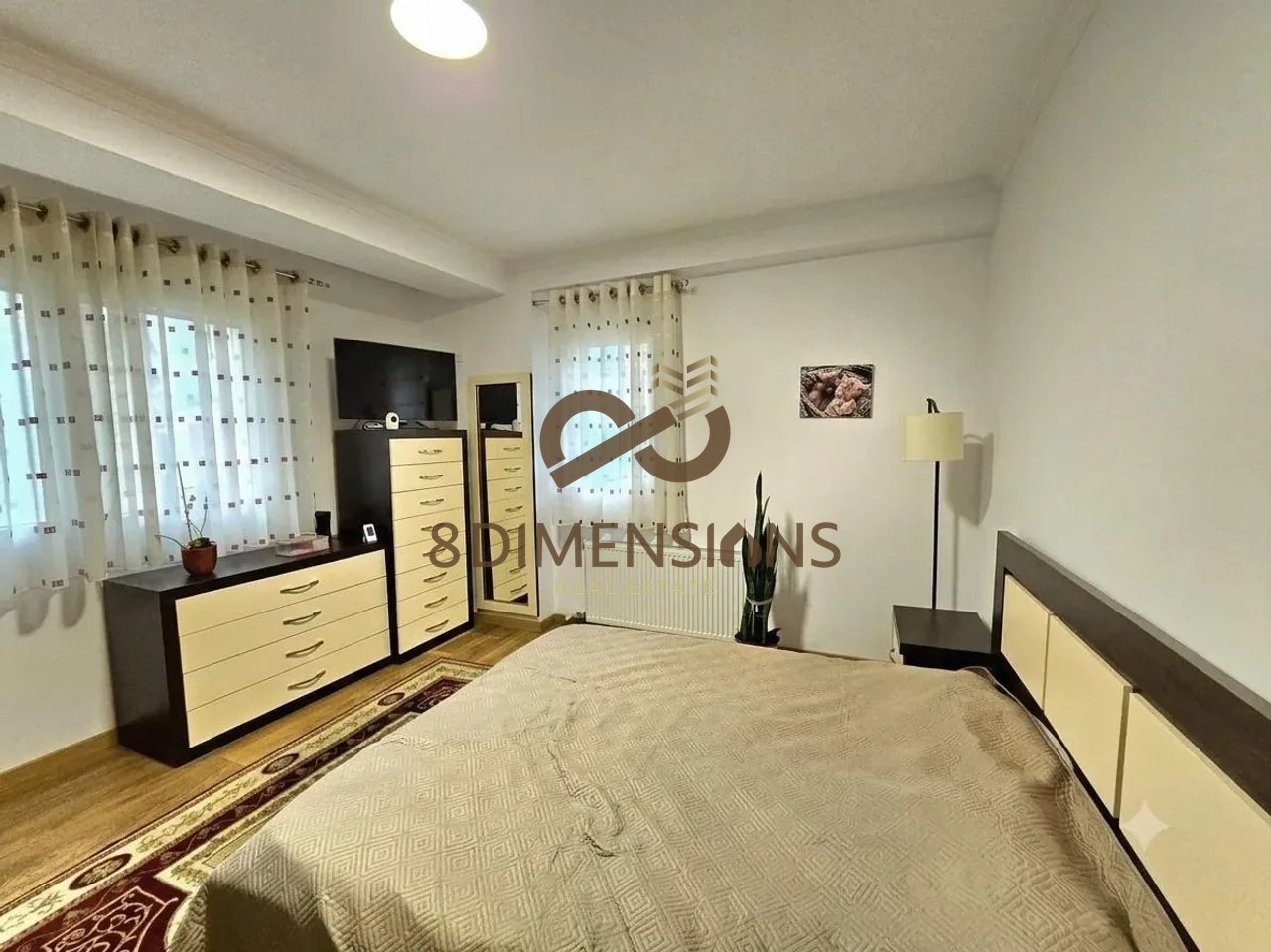 Appartamento 2+1 +Balcone +Posto Auto in affitto vicino al Giardino Botanico - Tirana (ID D8242A-249)