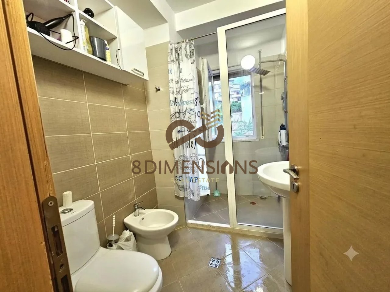 Appartamento 2+1 +Balcone +Posto Auto in affitto vicino al Giardino Botanico - Tirana (ID D8242A-249)