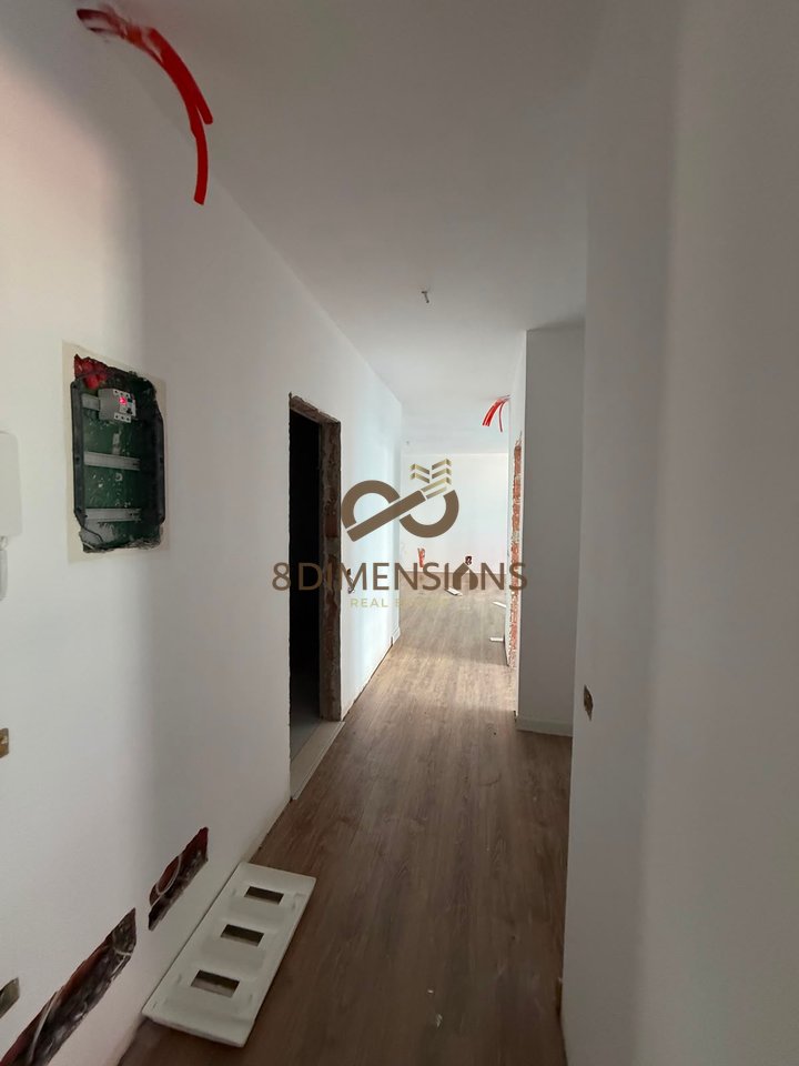 Jepet me qera Ambient Biznesi 2+1+2 në Kompleksin Ndregjoni, pranë Bulevardit të Ri ne Tirane (ID D828A-47)
