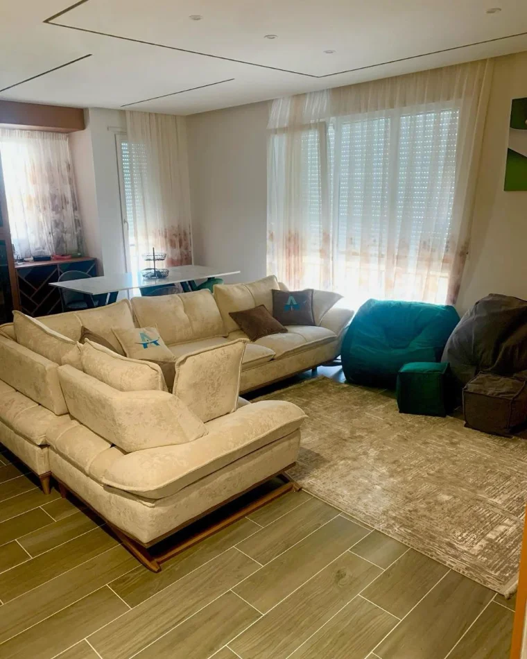 Jepet me qera Apartament 3+1 +2 +Tarrace me Pamje Panoramike tek Rruga e Dibres - Tirane (ID D8243A-25)