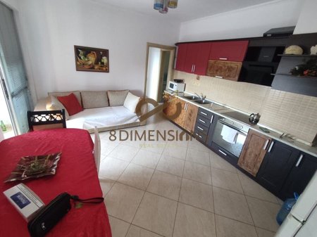 Jepet me qira apartament  në Rrugën Fortuzi  përballë Ministrisë së Drejtësisë, ne Tirane (ID D8242A-260 )
