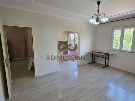 Shitet Apartament 1+1 tek  Irfan Tomini prane shkolles “26 Nentori” ne Tirane (ID D8141Z-32 )