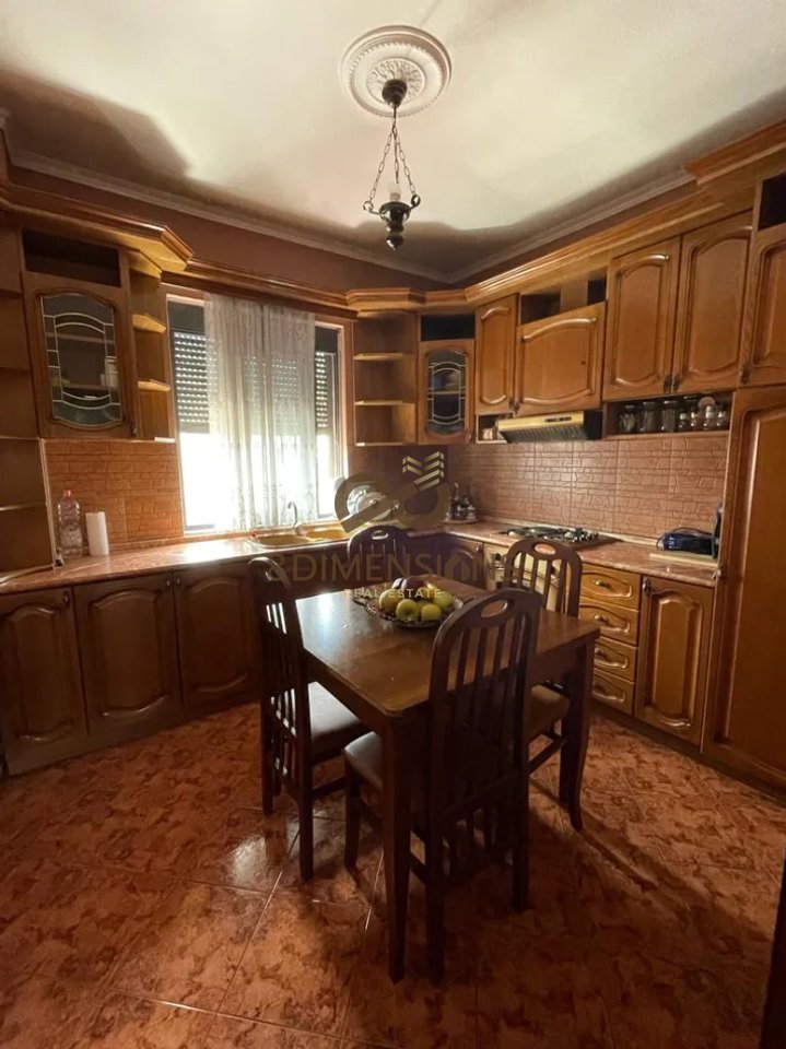 Apartament me qera 2+1 ne Laprake ,perballe Pro-Credit D8242Z-31