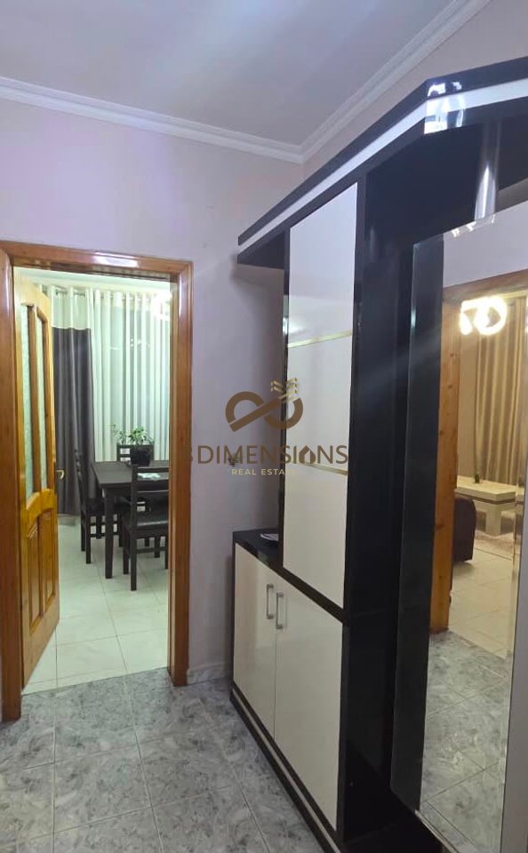 Jepet me qira apartament 1+1, brenda Unazës së Vogël, tek Ish-Restorant Durrësi (ID D8241A-265)