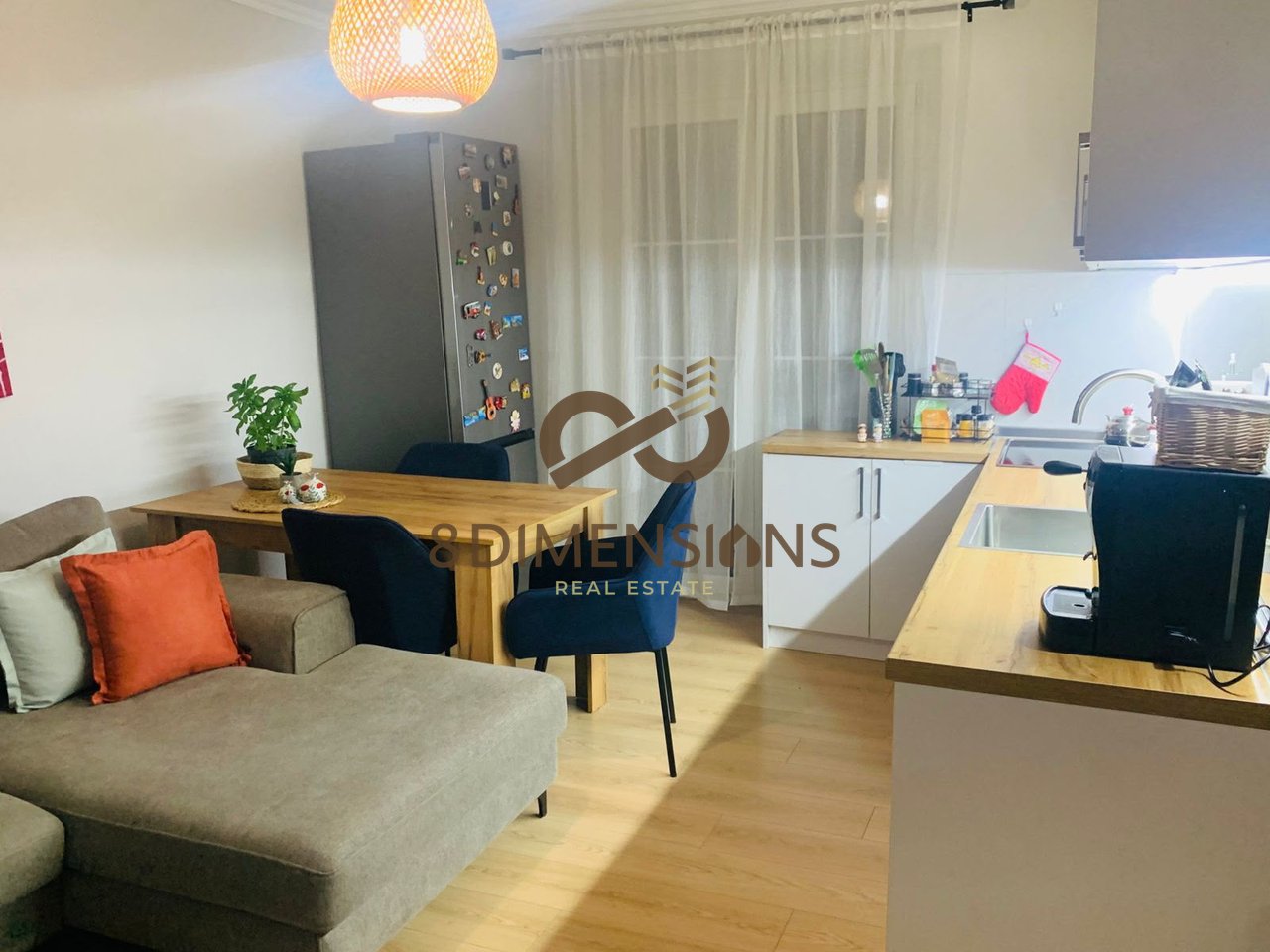 Shitet 1+1 BUZE RRUGE,Apartament ose Biznes - Harry Fultz D8141Z-31