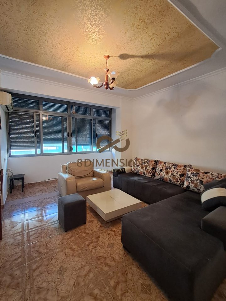 Apartament 2+1 +Ballkon ne shitje ne zonen e Ish Parkut - Tirane (ID D8142A-154)