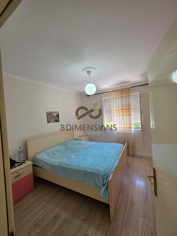 Shitet Apartament 1+1 tek  Irfan Tomini prane shkolles “26 Nentori” ne Tirane (ID D8141Z-32 )