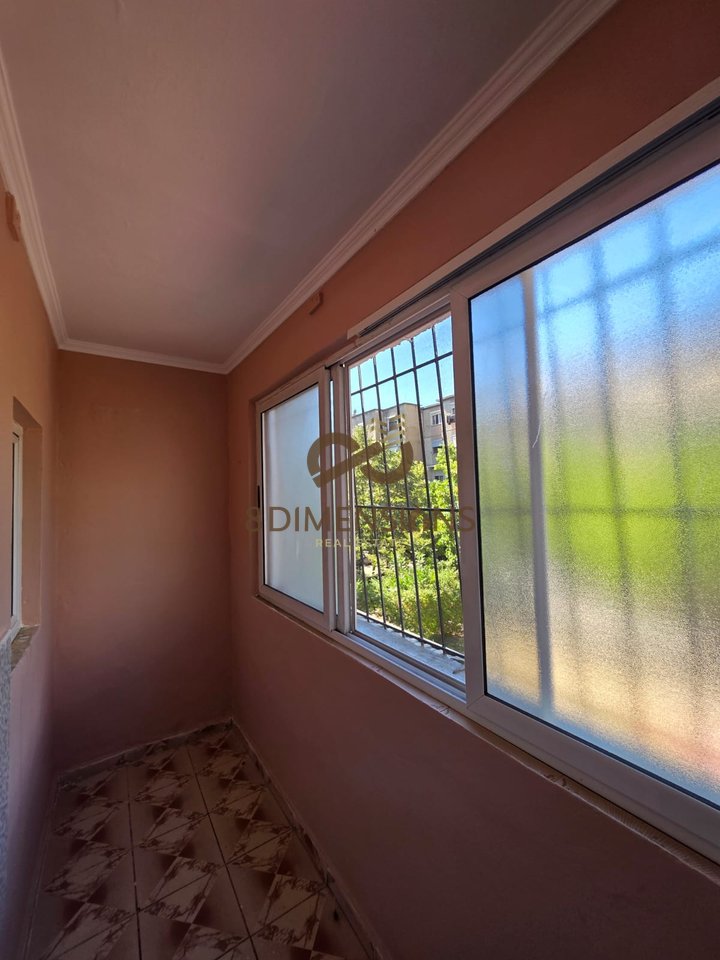 Shitet Apartament 1+1 tek  Irfan Tomini prane shkolles “26 Nentori” ne Tirane (ID D8141Z-32 )