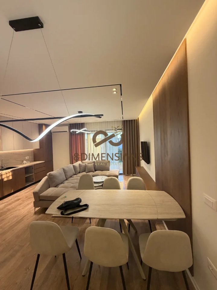 Jepet me qera apartament 3+1+2  te Bulevardi i Ri, prane Ish-Stacionit te Trenit (D8243A-27)
