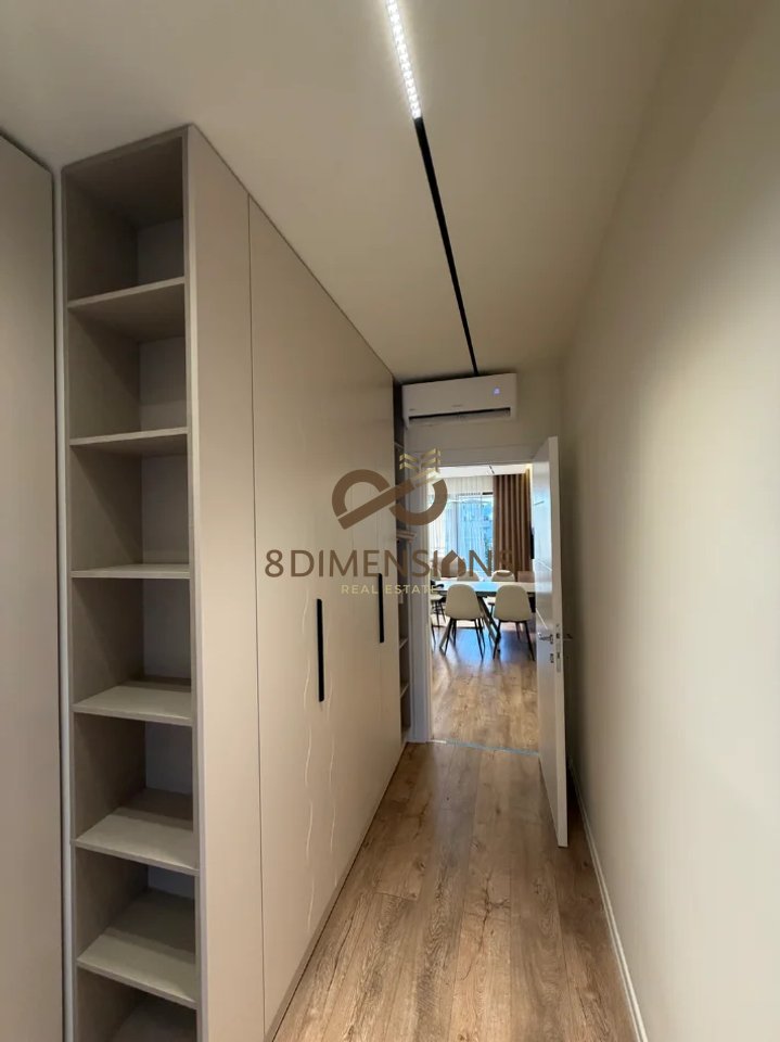 Jepet me qera apartament 3+1+2  te Bulevardi i Ri, prane Ish-Stacionit te Trenit (D8243A-27)