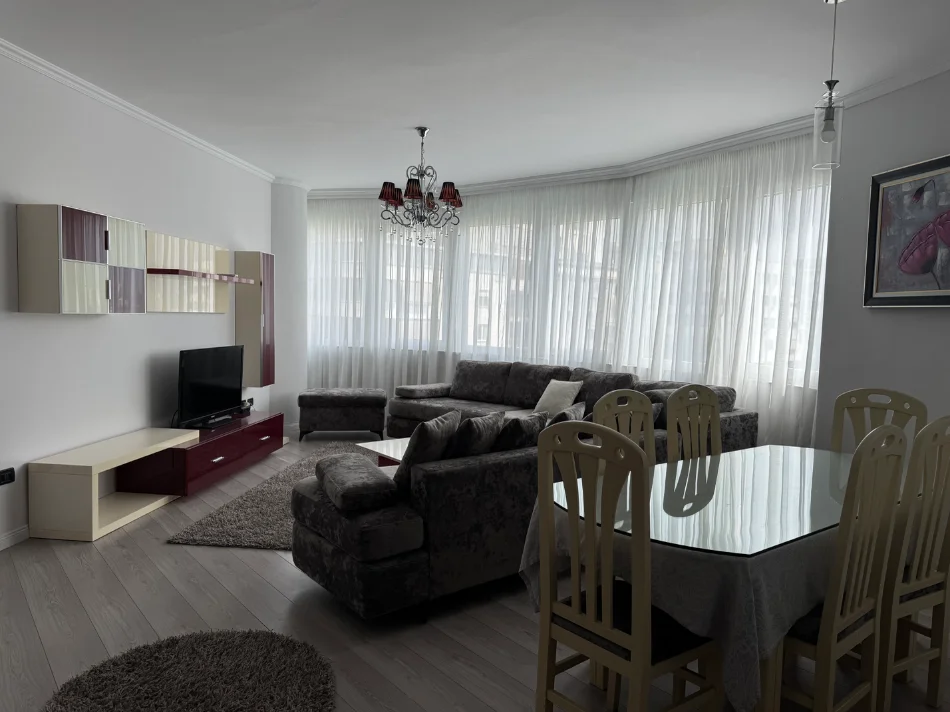 Jepet me qera Apartament 3+1 ne Kompleksin Delijorgji D8243A-28