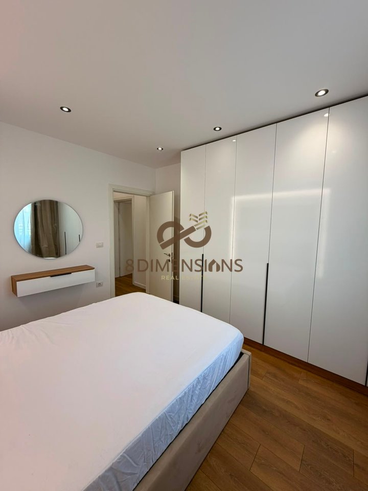 Shitet Apartament 1+1 ne 21 Dhjetor prane rruges Muhamet Gjollesha (D8141A-141)