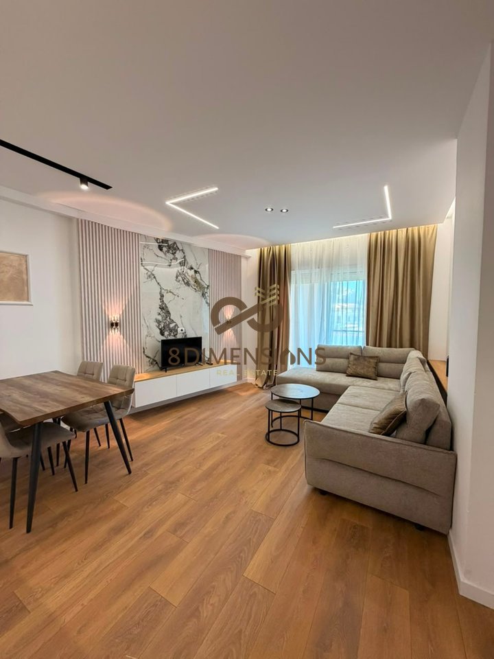 Shitet Apartament 1+1 ne 21 Dhjetor prane rruges Muhamet Gjollesha (D8141A-141)