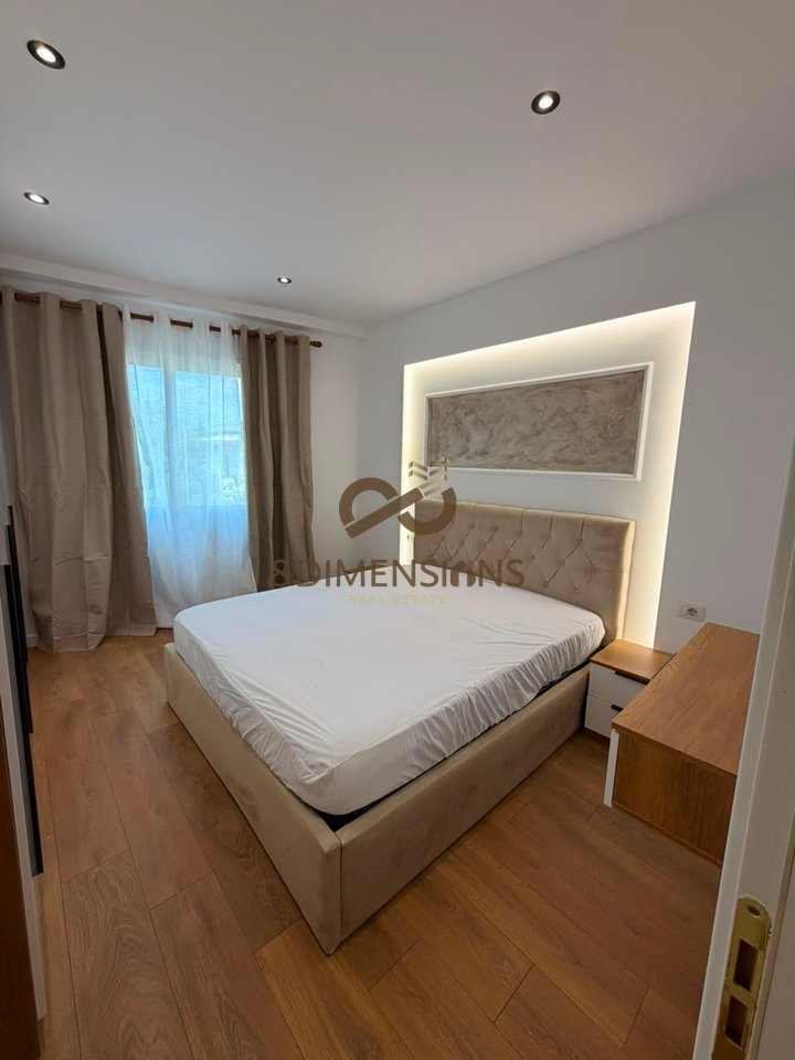Shitet Apartament 1+1 ne 21 Dhjetor prane rruges Muhamet Gjollesha (D8141A-141)