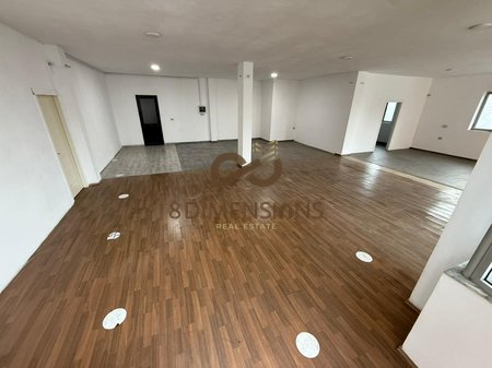 AMBJENT BIZNESI ME QERA   ( D828A-15 )