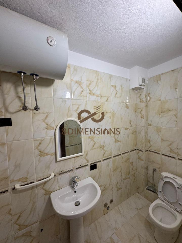 Ambient Komercial/ZYRE me qera ne Myslym Shyr, Prane “Gjykates se Larte” – Tirane (ID D828A12)