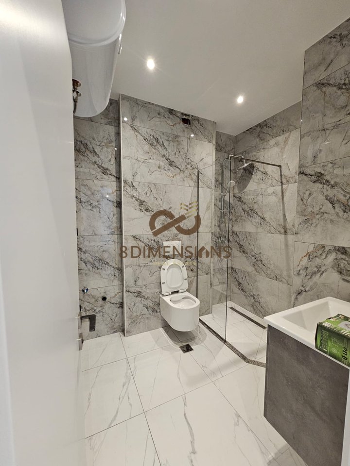 Zyre me qira në Zogu i Zi, Afër "Cataluna Lounge Bar" – Tiranë (ID D828A14)