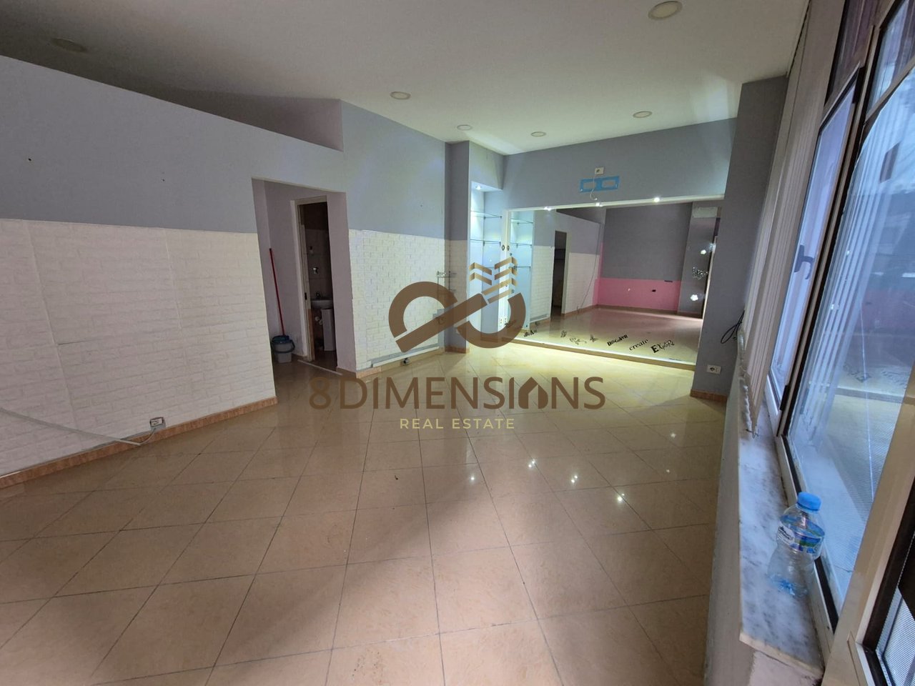 Jepet me qera Dyqan prane rruges “Kongresi i Manastirit”