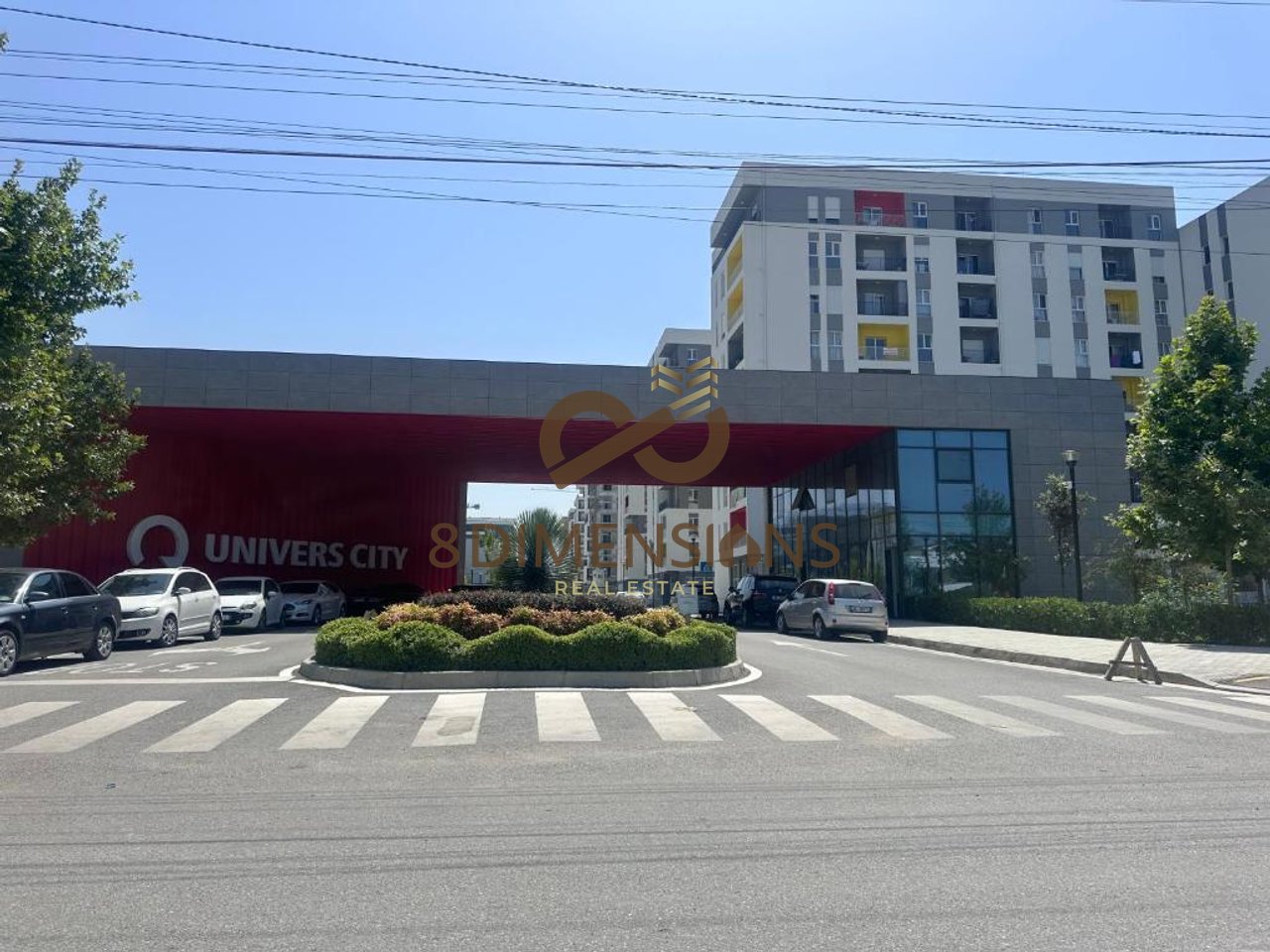 Jepet me qira apartament 3+1+2 tualete në Univers City,