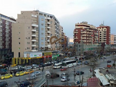 Vendesi Appartamento 2+1+2 Bagni + Balcone con ipoteca Astir