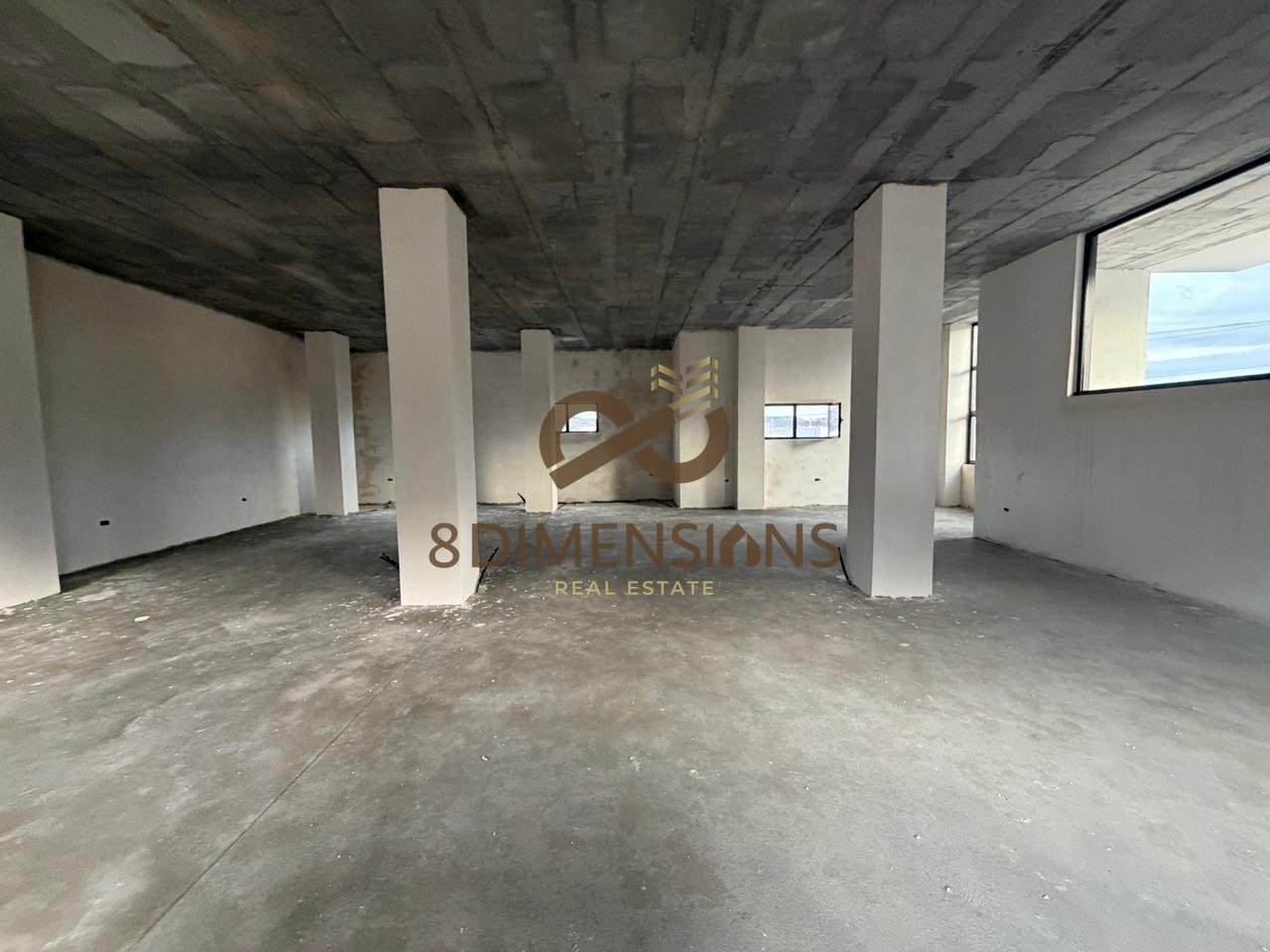 RIVISTA MOLTO FUNZIONALE IN AFFITTO SU DUE PIANI A VAQARR