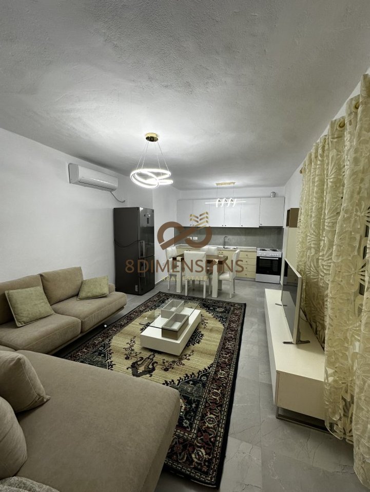 Affittasi duplex 2+1 in casa privata vicino alla Facoltà di Scienze Naturali.