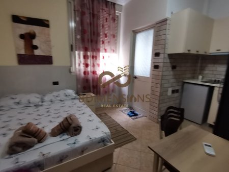 GARSONIERE ME QERA TEK 5 MAJI