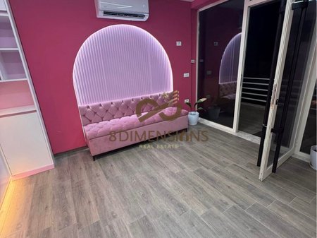 AMJENT BIZNESI TOTALISHT I RIKONSTRUKTUAR ME QERA SHKOZE