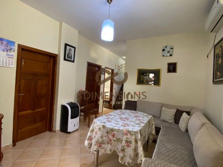 Si affitta una casa privata di un piano con veranda in Viale Zogu i Parë a Tirana.