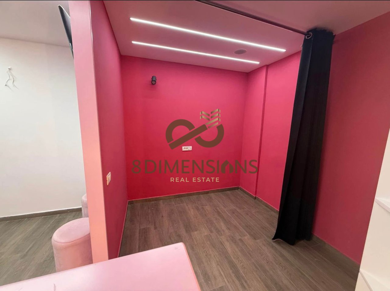 AMJENT BIZNESI TOTALISHT I RIKONSTRUKTUAR ME QERA SHKOZE