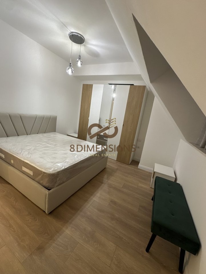 Duplex 2+1 arredato in modo moderno in affitto vicino al Lago Secco a Tirana.