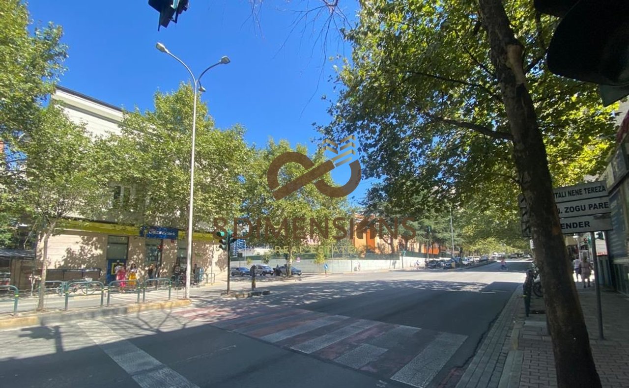 Shop for sale on Asim Vokshi Street – Tirana (ID D815Z4)
