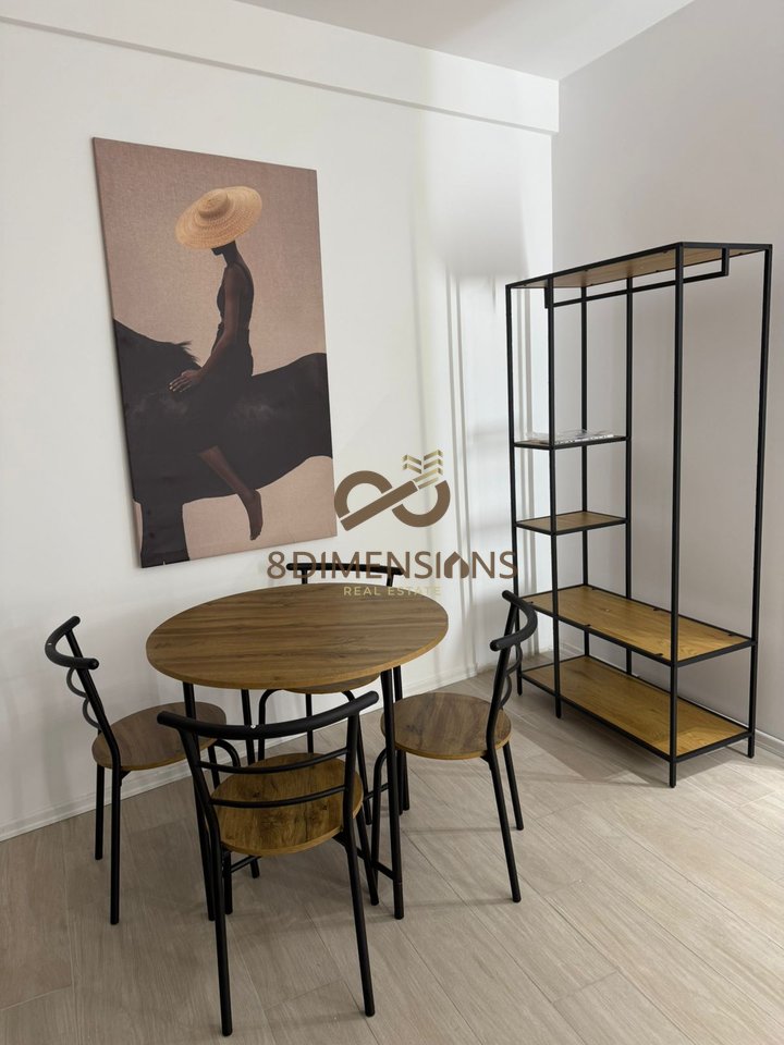 GARSONIERE MODERNE ME QERA PRANE CONCORD CENTER