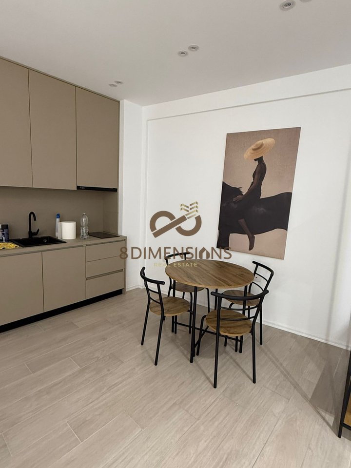 GARSONIERE MODERNE ME QERA PRANE CONCORD CENTER