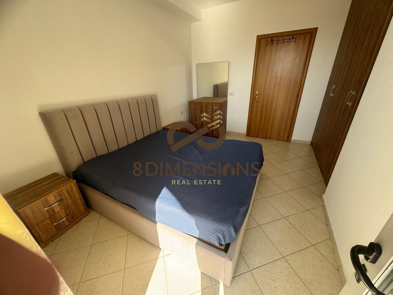 Apartament 2+1 me Qira – Astir, Tiranë -Me ndriçim natyral gjatë gjithë ditës