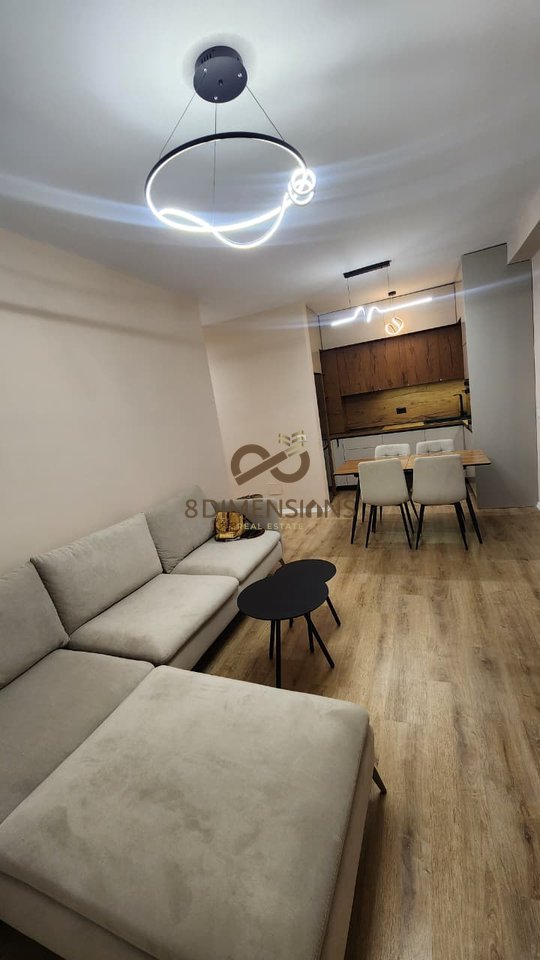 Jepet me qera Apartament 2+1 tek Univers City