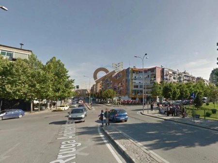 DYQAN ME QERA NE ZONEN E BRRYLIT (  D825A-19  )