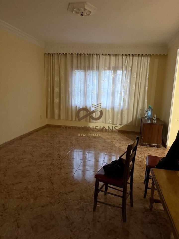 Vilë me qera me 7 Dhoma,Allias - Zgjidhja Ideale për Biznes apo Rezidencë