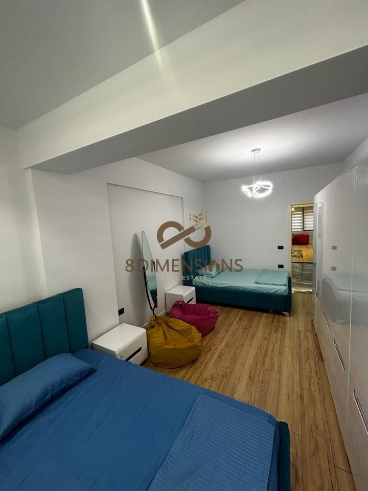 Jepet me qera Apartament 3+1+2 prane kryqezimit te 21