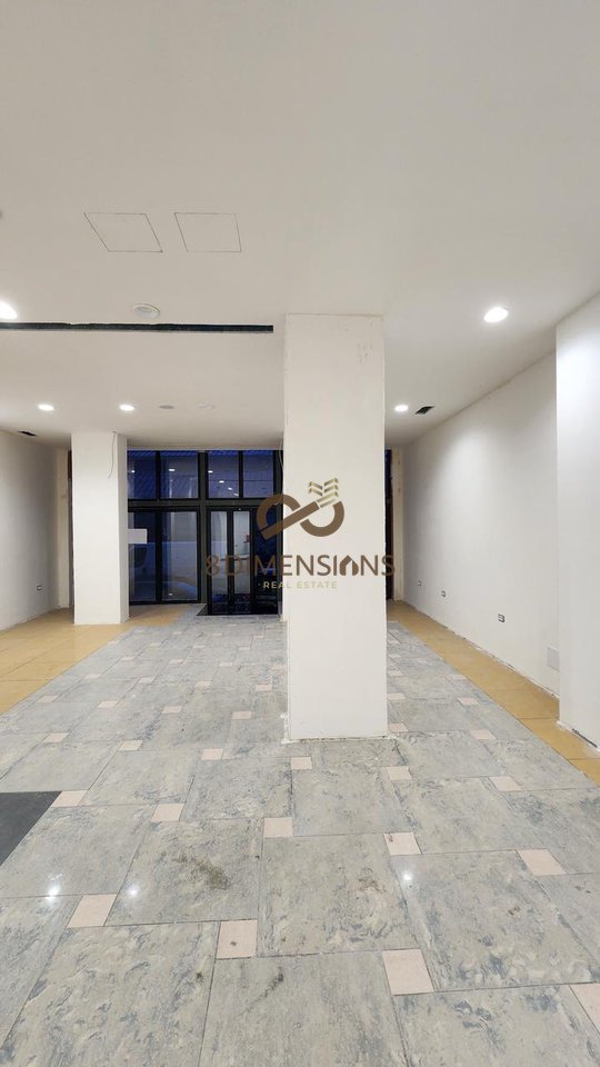 Super Ambjent Komercial 150m² në Rrugën e Kavajës –  D828A-19
