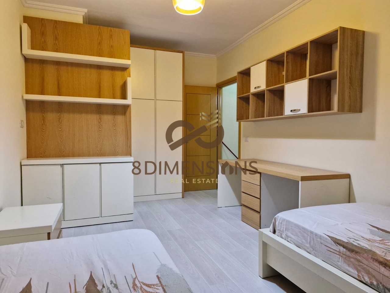Apartament 3+1+2 tualete+ballkon me hipoteke per shitje totalisht i investuar - Prane UET 
D8143A-9