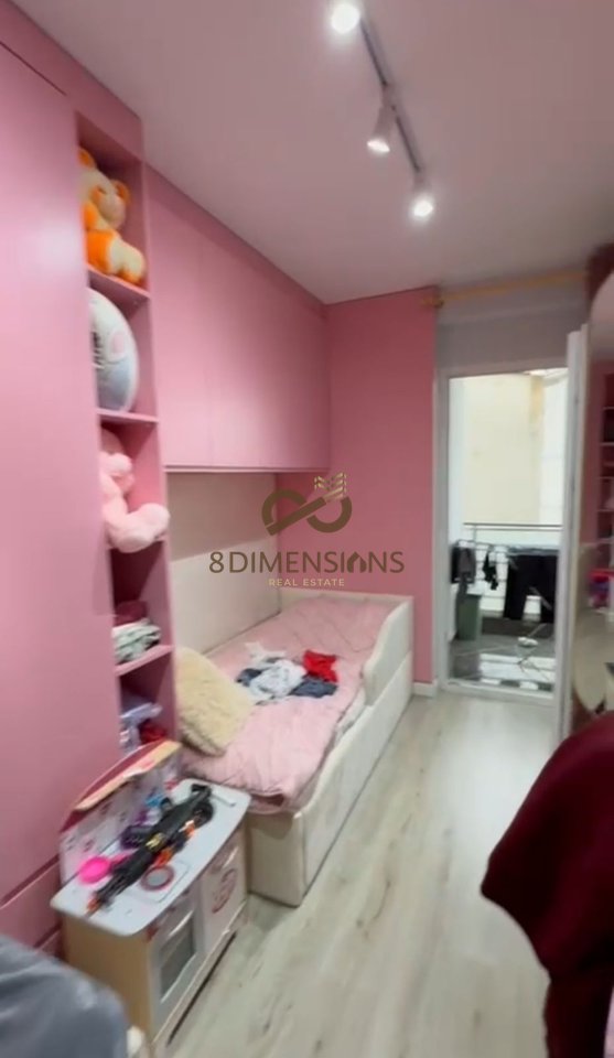 Shitet Apartament 2+1 hipotekë tek pallatet e Tom Doshit ne Tirane( D8142A-30)