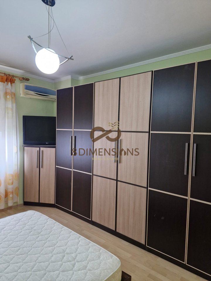 APARTAMENT 2+1 ME QERA TE RRUGA E KOSOVAREVE ( D8242A-47)