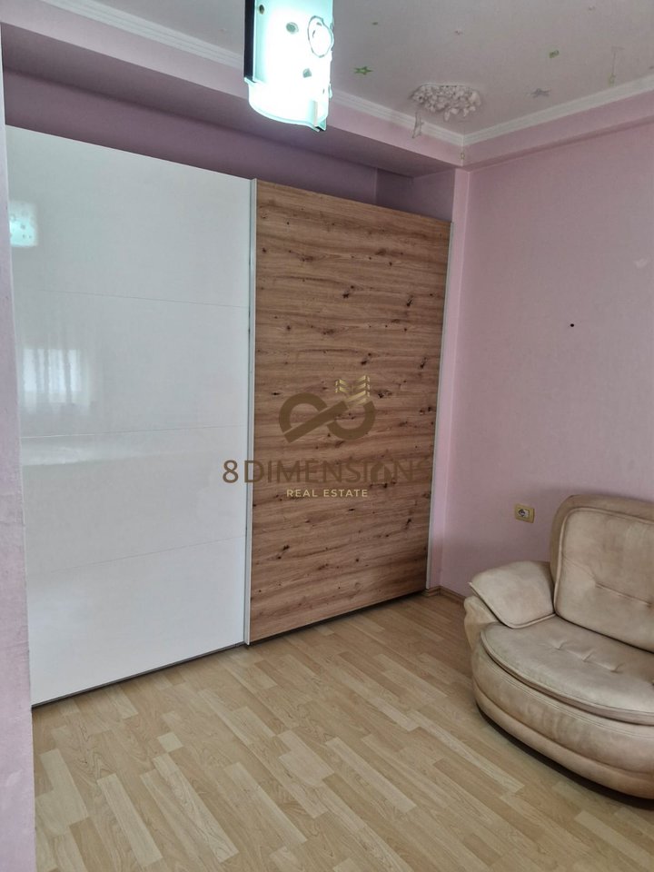 APARTAMENT 2+1 ME QERA TE RRUGA E KOSOVAREVE ( D8242A-47)