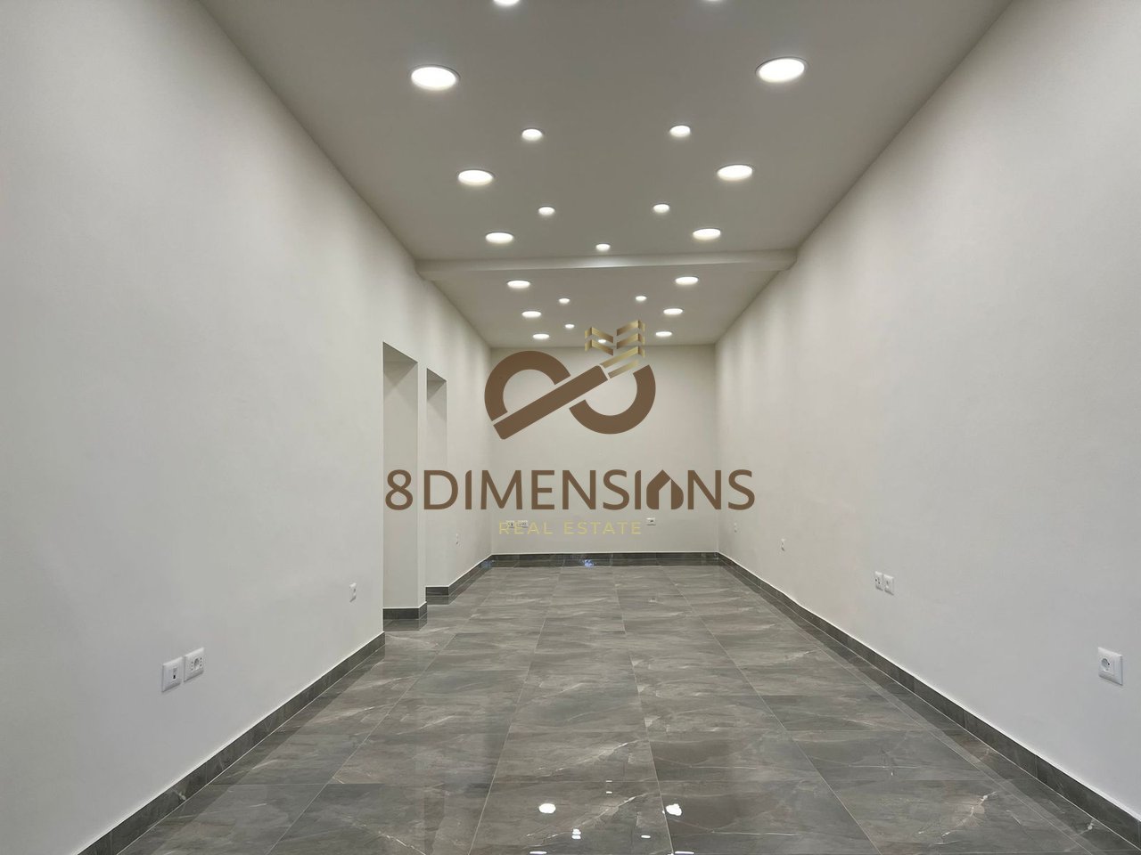 Shitet Dyqan prane Stadiumit Dinamo