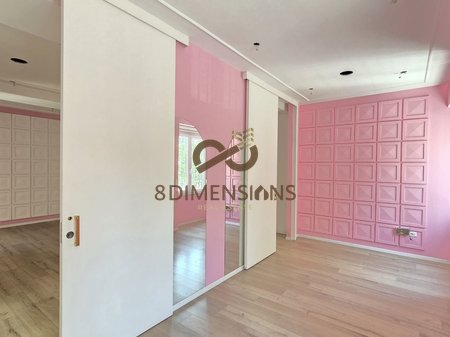 Jepet me qira Zyrë pranë Stadiumit Dinamo.