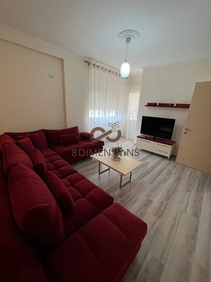 Vendesi appartamento 1+1 di 59 m² con ipoteca.