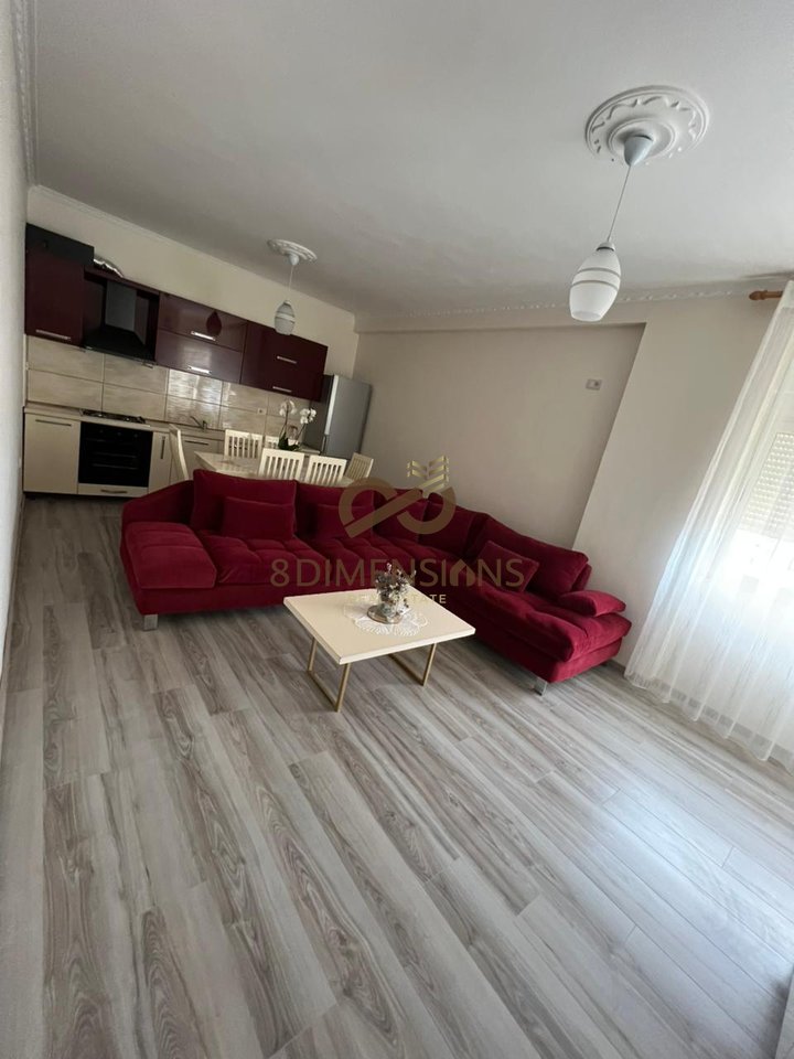 Vendesi appartamento 1+1 di 59 m² con ipoteca.