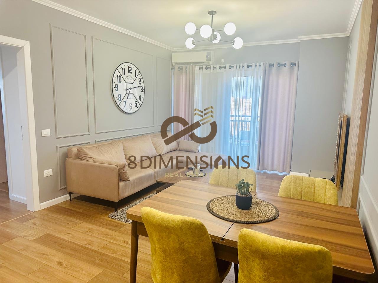 Në Astir, Prane Vila-L 2, Jepet me qera Apartamemt 2+1 me ballkon - ME MOBILIM MODERN