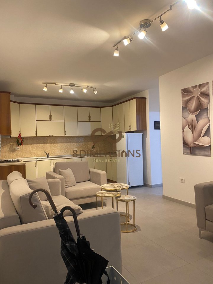 Apartament 2+1 me Ballkon me qira tek Ish Ekspozita, prane Gjykates se Rrethit